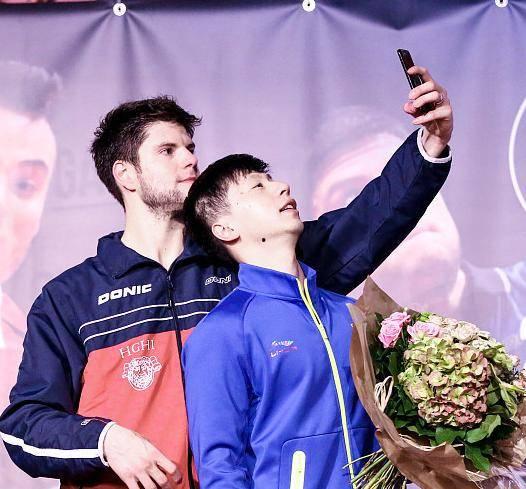 何静爆料汪正正视频在线观看,在线观看揭秘瞬间  第2张 何静爆料汪正正视频在线观看,在线观看揭秘瞬间  第2张