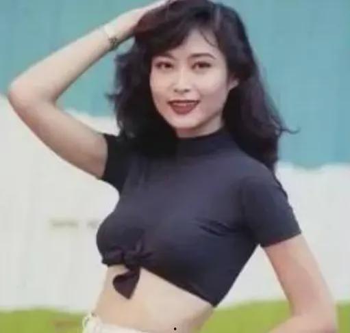 情不自禁叶玉卿在线观看,叶玉卿经典影视作品在线重温  第3张 情不自禁叶玉卿在线观看,叶玉卿经典影视作品在线重温  第3张