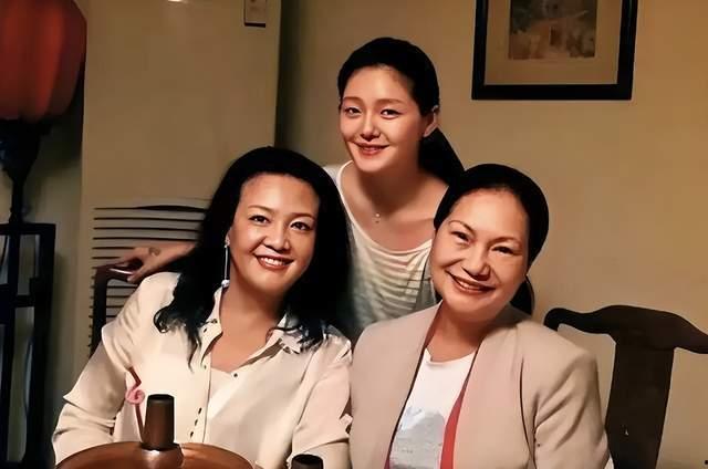 张兰爆料大s出轨最新,真相背后引发娱乐圈地震  第2张 张兰爆料大s出轨最新,真相背后引发娱乐圈地震  第2张